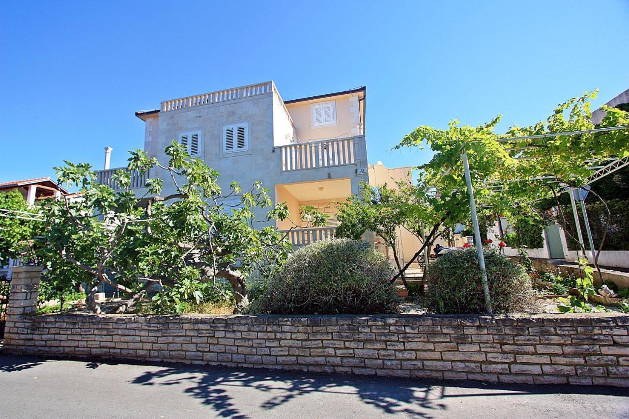 Apartments Ella Supetar Kültér fotó