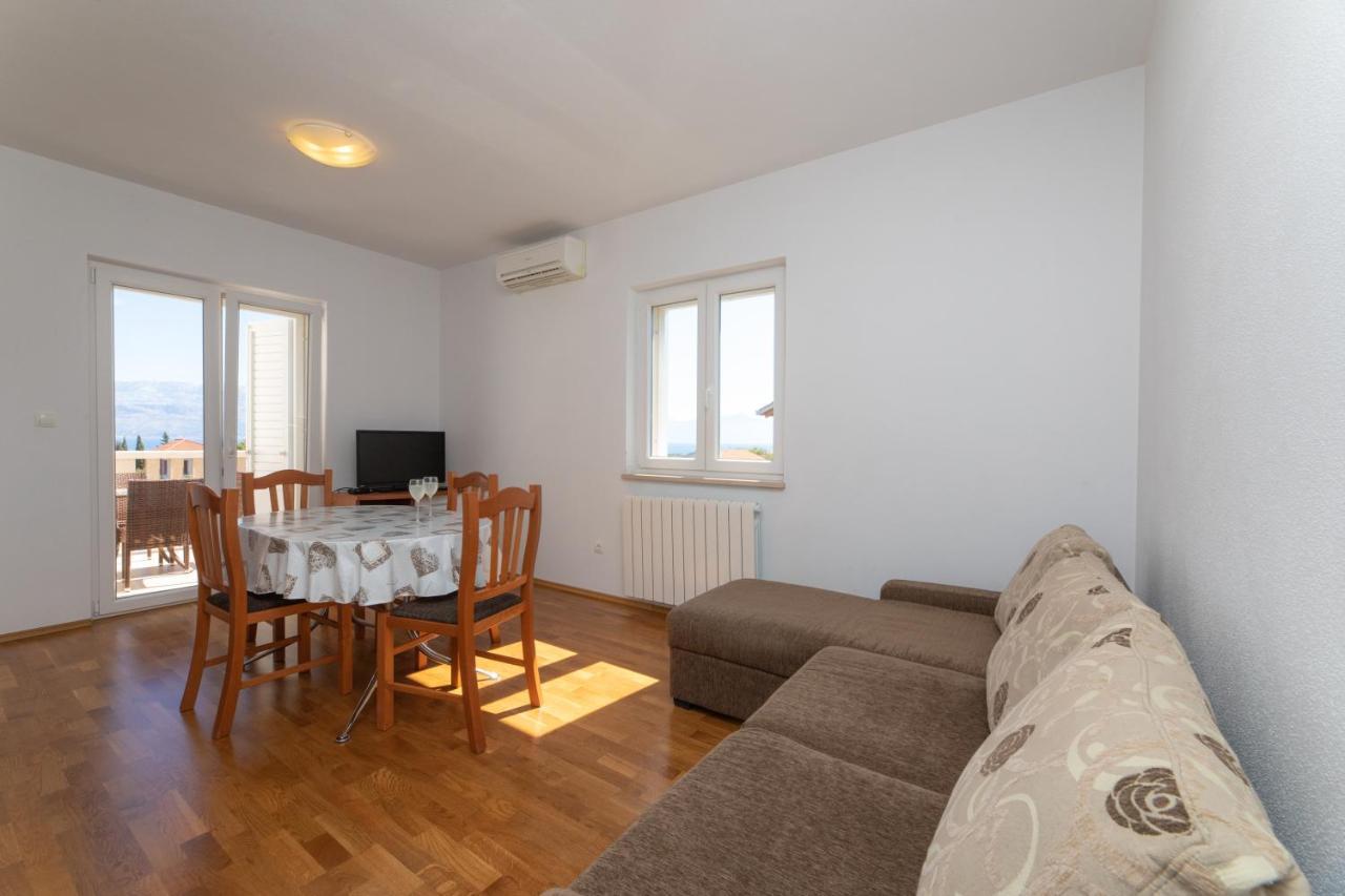 Apartments Ella Supetar Kültér fotó