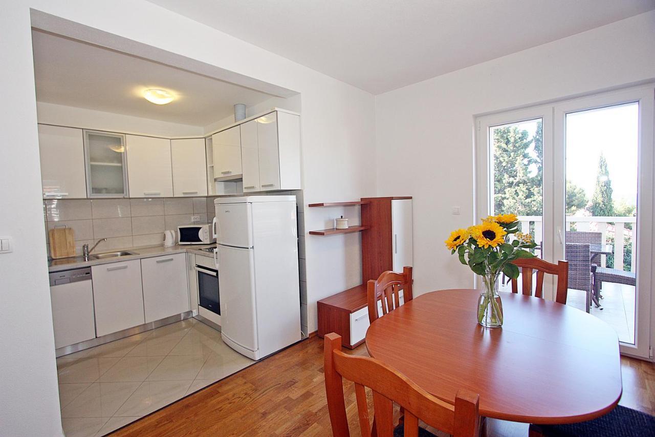 Apartments Ella Supetar Kültér fotó