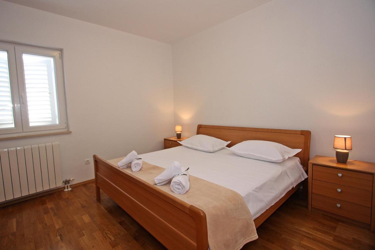 Apartments Ella Supetar Kültér fotó