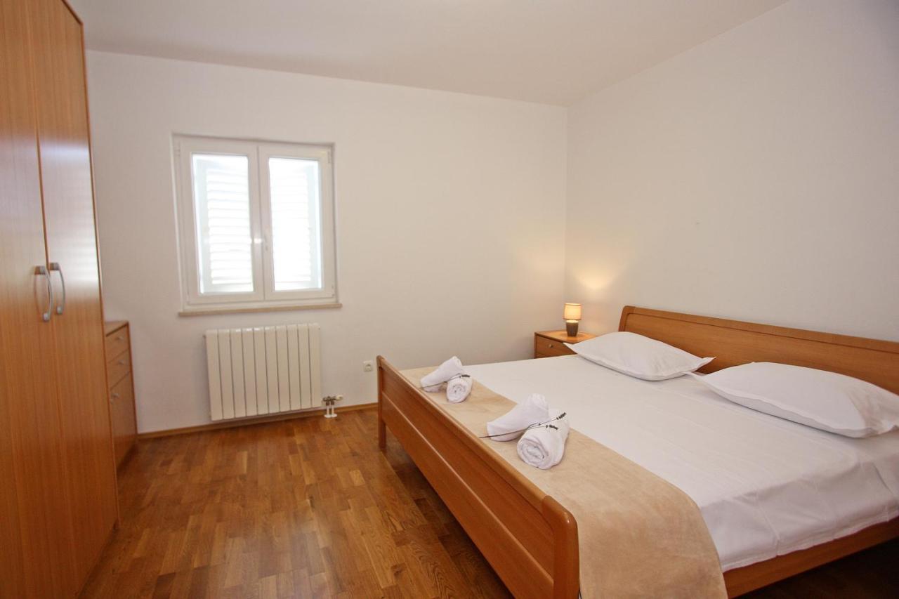 Apartments Ella Supetar Kültér fotó