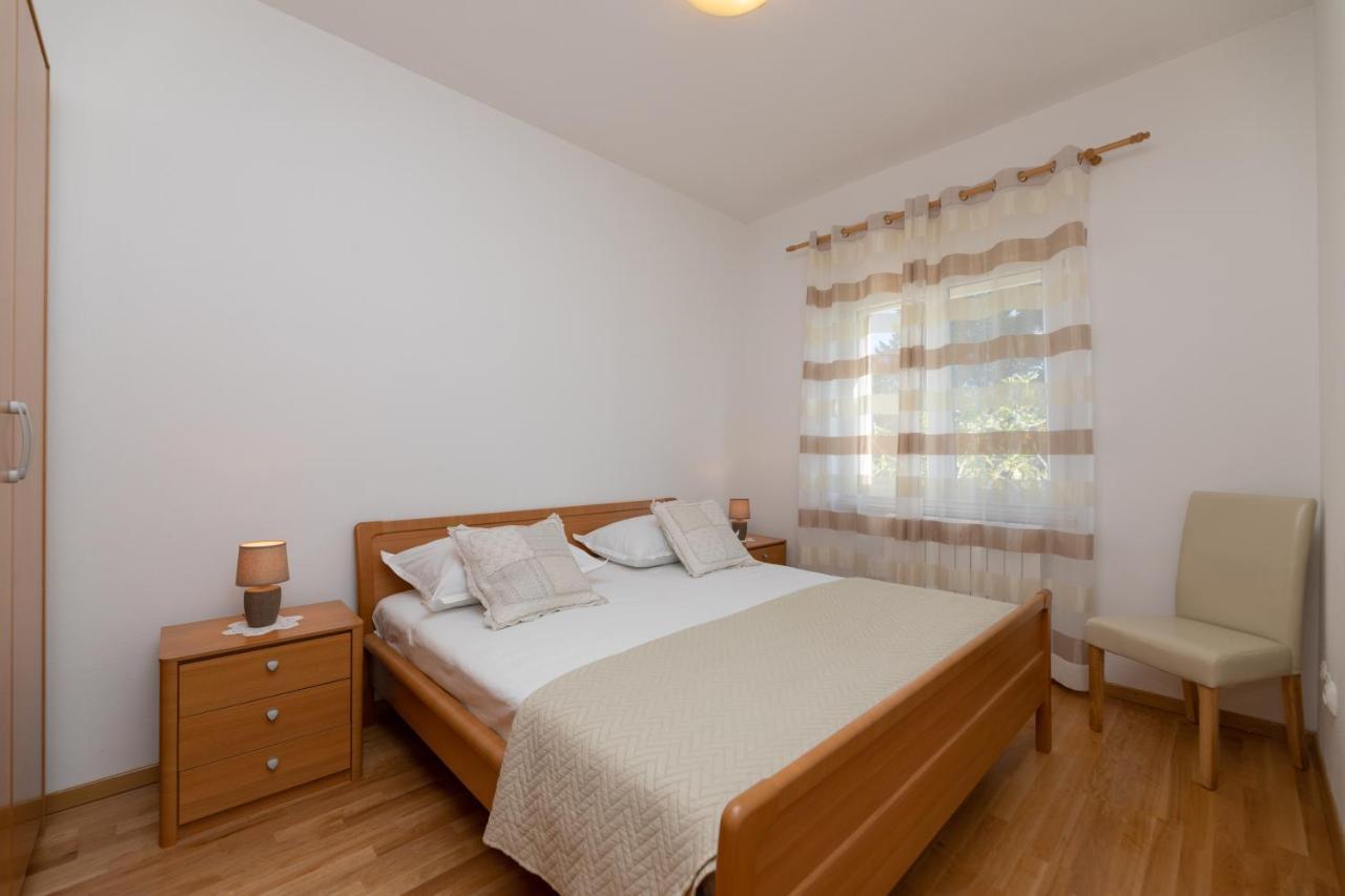 Apartments Ella Supetar Kültér fotó
