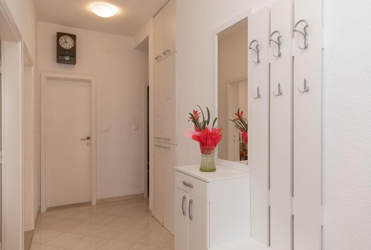 Apartments Ella Supetar Kültér fotó